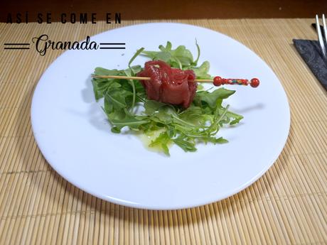 Saquito de Carpaccio de Ternera relleno de requesón Saquito de Carpaccio de Ternera relleno de requesón