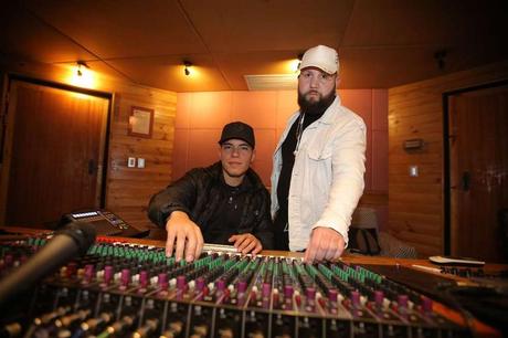 Aprende con el máximo referente de la industria local en el conservatorio «Hablemos de Hits» dfc122ce-eda3-9e1e-4674-0f29da1d275f