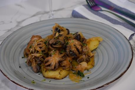 Pulpitos encebollados con patatas