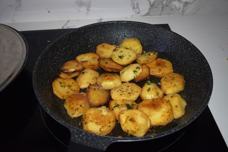 Pulpitos encebollados con patatas Pulpitos encebollados con patatas