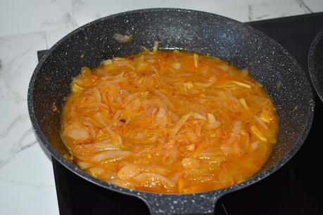 Pulpitos encebollados con patatas Pulpitos encebollados con patatas