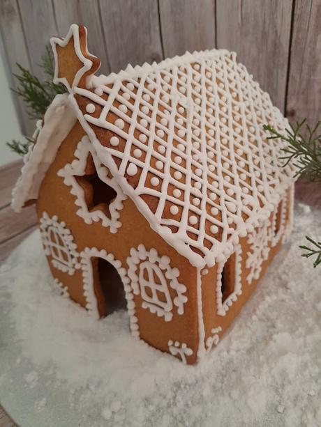 Casita de Jengibre - Gingerbread house Casita de Jengibre - Gingerbread house