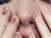 Makeup para Navidad brillante tendencia.