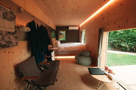 Snow Peak Field Suite Spa HEADQUARTERS El interior de una vivienda compacta.