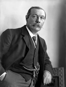 «Estudio en escarlata. La primera aventura de Sherlock Holmes», de Arthur Conan Doyle ilustrado por Vincent Mallié
