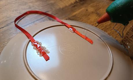 DIY-Colgante-navideño-reutilizando-plato-viejo