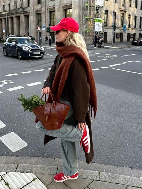 UN LOOK PARA CADA DIA DE LA SEMANA (365).- UN LOOK PARA CADA DIA DE LA SEMANA (365).-