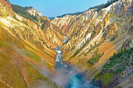 Gran Cañón de Yellowstone en verano