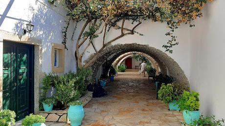 GRECIA: EL MONASTERIO DE PALEOKASTRISTSA EN CORFÚ GRECIA: EL MONASTERIO DE PALEOKASTRISTSA EN CORFÚ