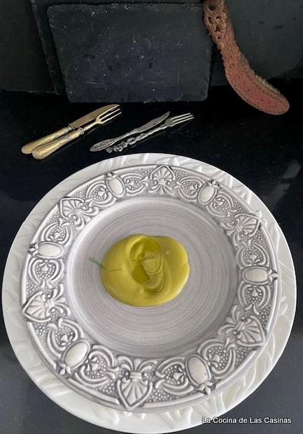 Merluza a baja temperatura, crema de guisantes y confitura de tomate byJose Merluza a baja temperatura, crema de guisantes y confitura de tomate byJose