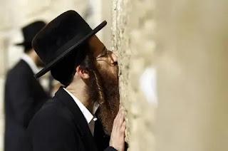 Del silencio de Dios