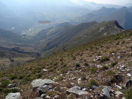 Arenas de Cabrales-Nava-El Jorcáu del Cuernu-Lles