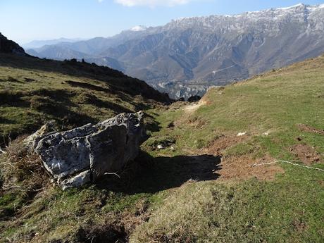 Arenas de Cabrales-Nava-El Jorcáu del Cuernu-Lles