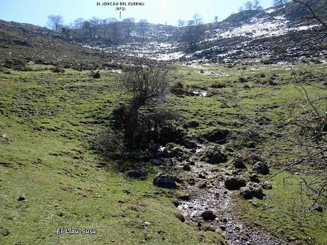 Arenas de Cabrales-Nava-El Jorcáu del Cuernu-Lles