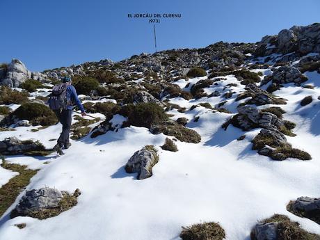 Arenas de Cabrales-Nava-El Jorcáu del Cuernu-Lles