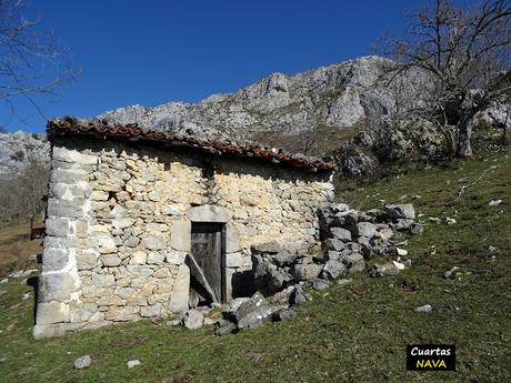 Arenas de Cabrales-Nava-El Jorcáu del Cuernu-Lles