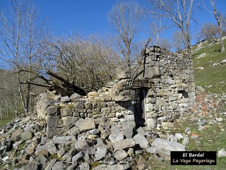 Arenas de Cabrales-Nava-El Jorcáu del Cuernu-Lles