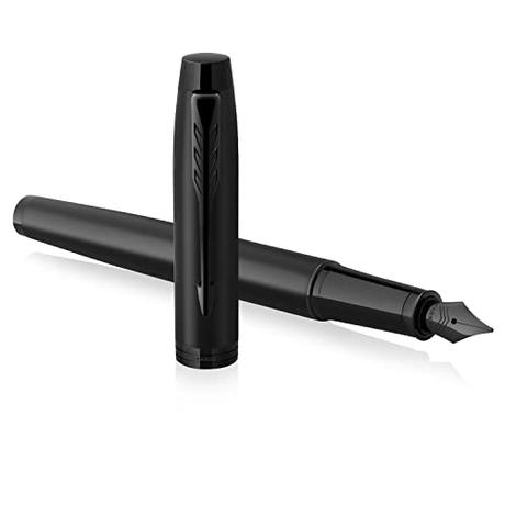 Parker IM pluma estilográfica | Negro mate con adornos negros | Punta mediana con recambio de tinta azul | Estuche de regalo