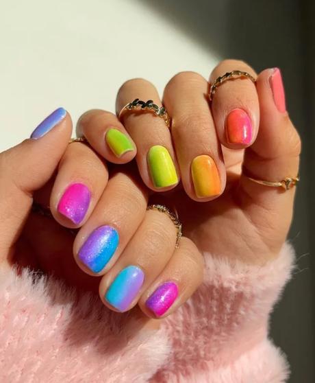 nail art inspiration años 90 Colección 90s Nails Party Sally Hansen y la vuelta al flúo.