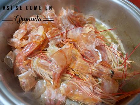 Noodles de arroz con gambas a la crema de cava