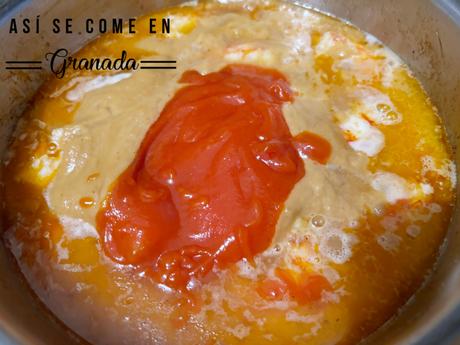 Noodles de arroz con gambas a la crema de cava