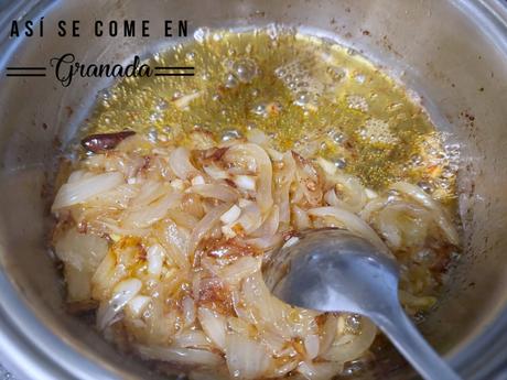 Noodles de arroz con gambas a la crema de cava