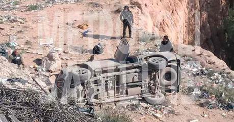 Persecución de camioneta robada terminó en volcadura en Peñasco y un detenido