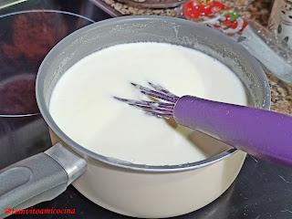 Cuajada de nata, queso y nueces Cuajada de nata, queso y nueces