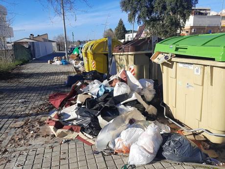 IU insta a los ayuntamientos de Toledo y de Olías a terminar con el «vertedero» que afecta a la urbanización del Beato