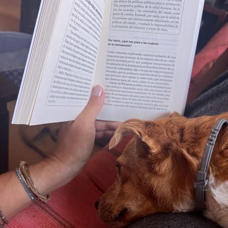 leyendo con Betty Señoras. Una guía integral de salud en la menopausia.