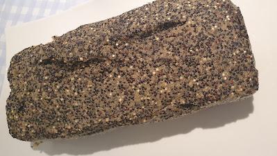 Pan de quinoa blanca y negra Pan de quinoa blanca y negra