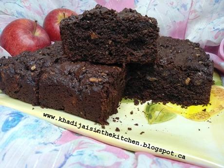GÂTEAU À LA FARINE DE BLÉ, AU CHOCOLAT ET AUX POMMES / WHOLE WHEAT FLOUR, CHOCOLATE AND APPLE CAKE / BIZCOCHO DE HARINA INTEGRAL, CHOCOLATE Y MANZANA / كعكة دقيق القمح الكامل و الشوكولاتة والتفاح