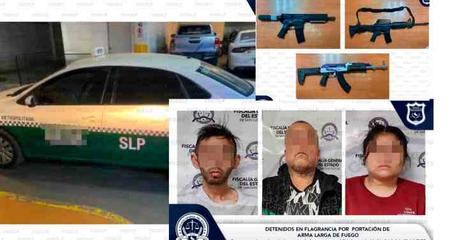 Detienen a tres personas armadas abordo de un taxi al sur de la capital potosina