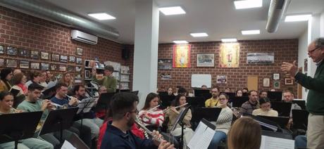 Colocan misiles y carteles contra la guerra en Palestina en el Belén de Cuenca