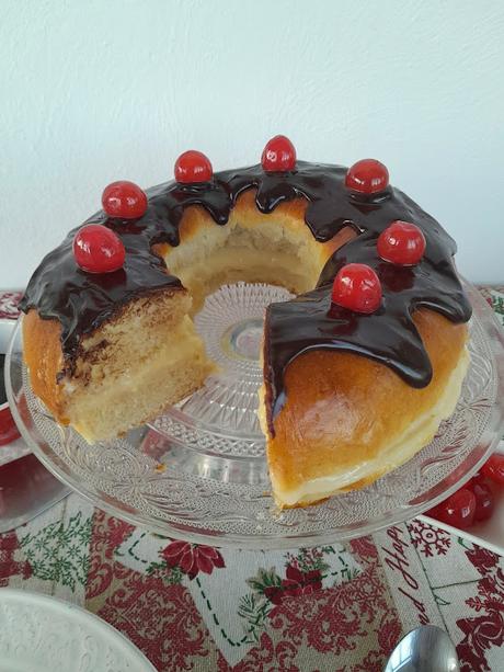 Roscón de Reyes de crema pastelera y chocolate