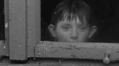 Un baile sin fin: Sátántangó (Béla Tarr, 1994) SATANTANGO – Review by Diane Carson – ALLIANCE OF WOMEN FILM JOURNALISTS