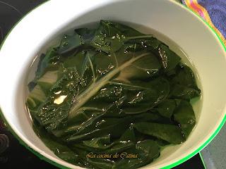 Paquetitos de acelgas con arroz y bonito