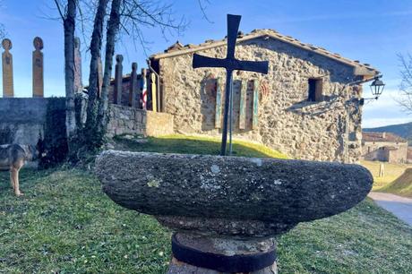 Vínculo y linaje en los tótems de Pilar Almagro Vínculo y linaje en los tótems de Pilar Almagro