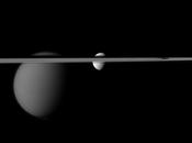 Cortando satelites Saturno