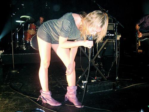 Los looks de Emily Haines