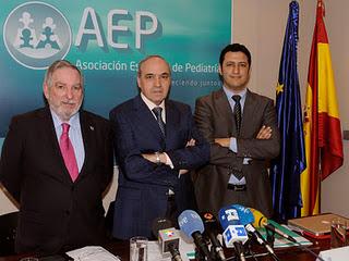 El incremento de casos de sarampión lleva al Comité Asesor de Vacunas de la AEP a recomendar que se adelante la administración de la triple vírica