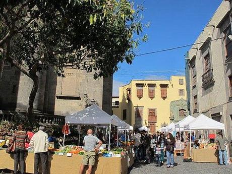 BARRIO DE VEGUETA. LAS PALMAS DE GRAN CANARIA Mercado artesanía y alimentación