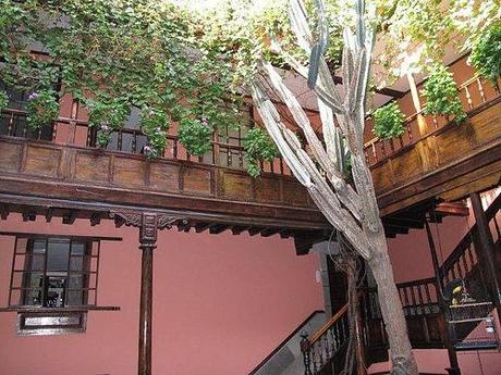 BARRIO DE VEGUETA. LAS PALMAS DE GRAN CANARIA Patio típico canario, siglo XVII