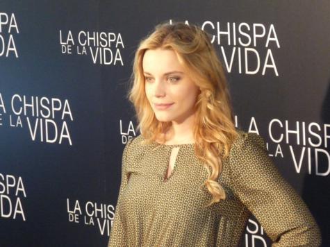 CAROLINA BANG POSANDO PARA LOS FOTÓGRAFOS