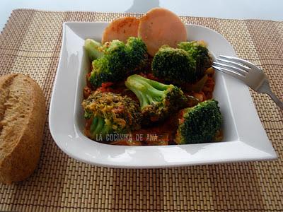 BRÓCOLIS CON SALTEADO DE VERDURAS