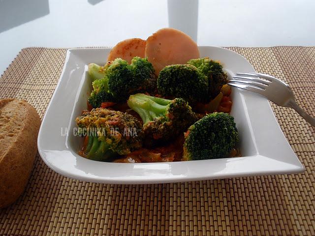 BRÓCOLIS CON SALTEADO DE VERDURAS