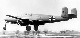 La Luftwaffe pone en funcionamiento el primer asiento eyectable del mundo - 13/02/1942.