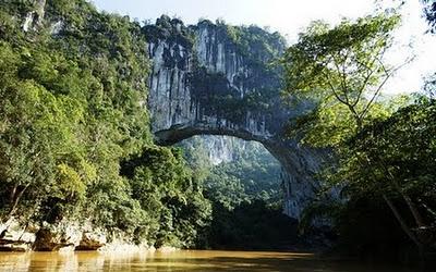 El puente natural más grande del mundo