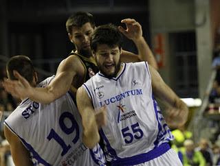 Carroll detiene al Lucentum en una oda al baloncesto ofensivo (86-92)