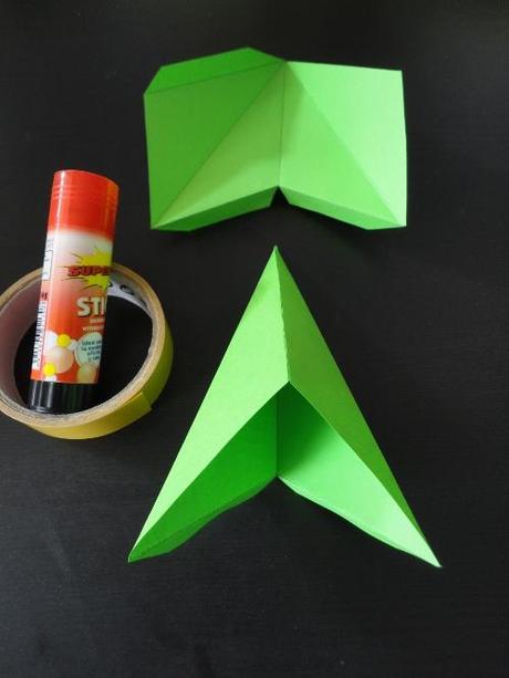 lampara_adorno_estrella_paso3 Diseña una lámpara de estrella de papel